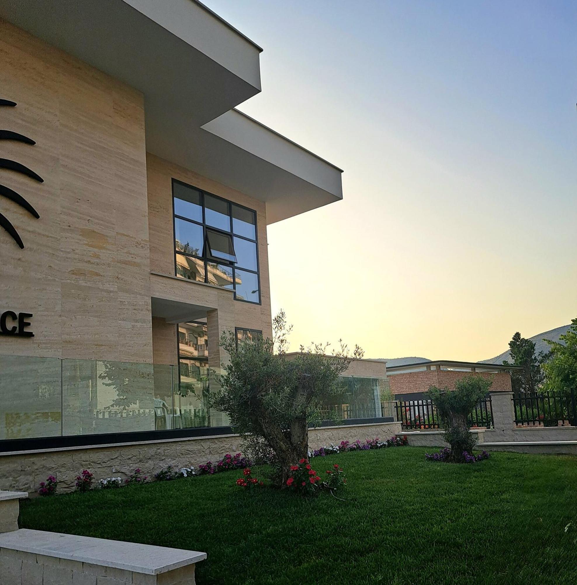 Mamani Apartments Saranda Exterior photo